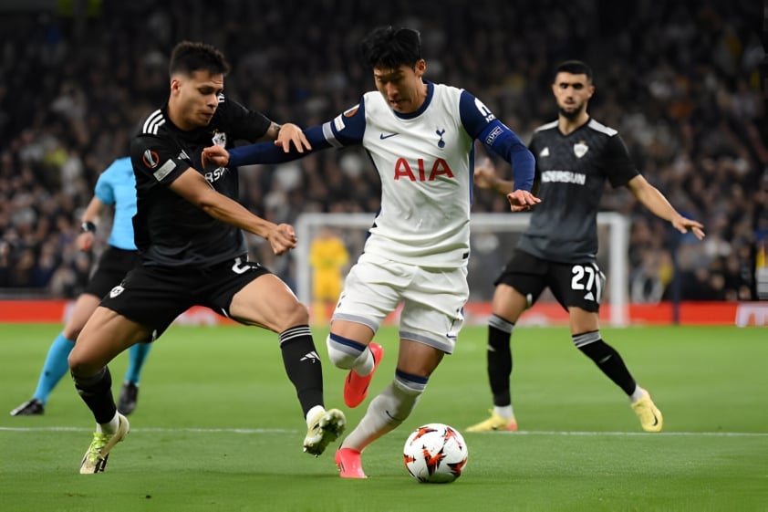 Trận Tottenham vs Qarabag bị hoãn nửa tiếng vì lý do 'khó đỡ' 534123